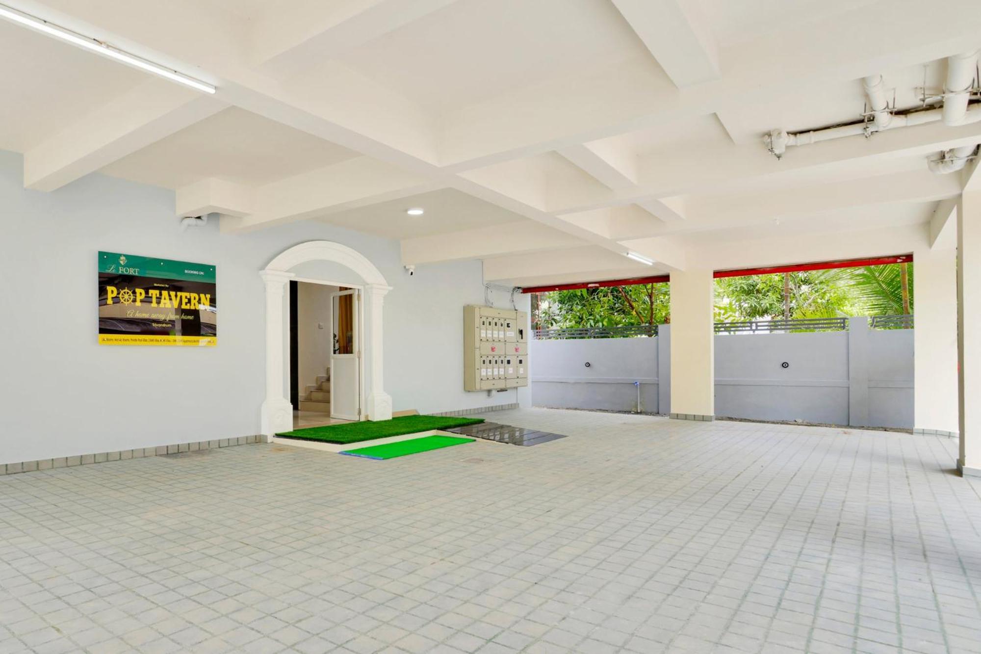 Super Collection O Lefort Luxe By Poptavern Thiruvananthapuram ภายนอก รูปภาพ